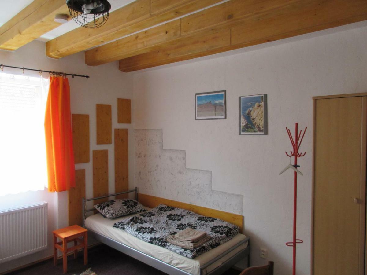 Penzion Shamrock Тршебич Экстерьер фото